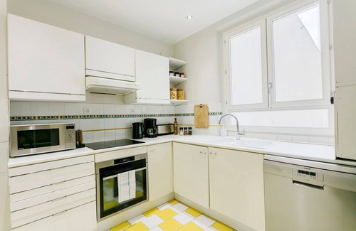 Quartier du Mail Apartment | Le Marais - Rue Montorgueil Area Stylish 1BR Flat