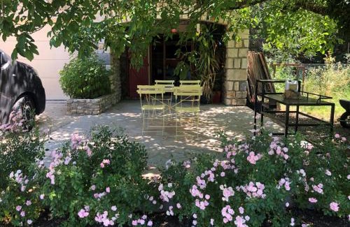Saint-Victor-de-Malcap Bed & Breakfast | Le Mas Charamèlia
