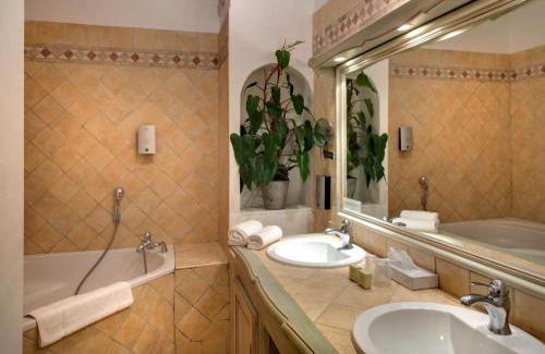 Aigues-Mortes Hotel | Le Mas Des Sables