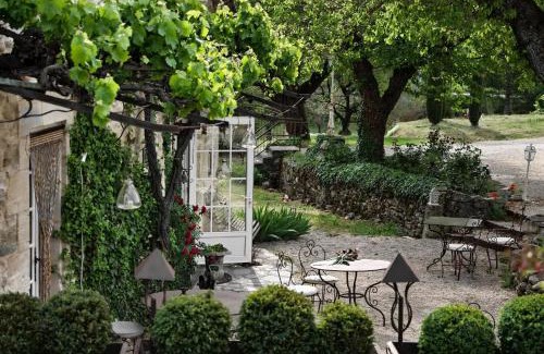 Mane Hotel | Le Mas Du Pont Roman