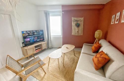 Les Brouzils Apartment | Le Mexico - hyper centre & parking