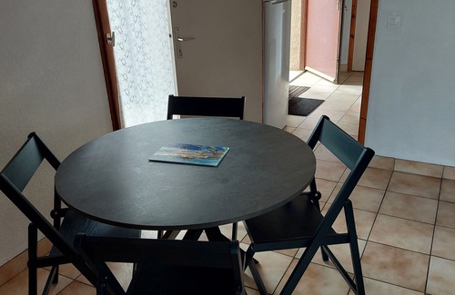 Monetier-les-Bains Apartment | Le Monetier Les Bains: Apartment/flat - Le Monêtier-les-BainsStudio flat in a chalet