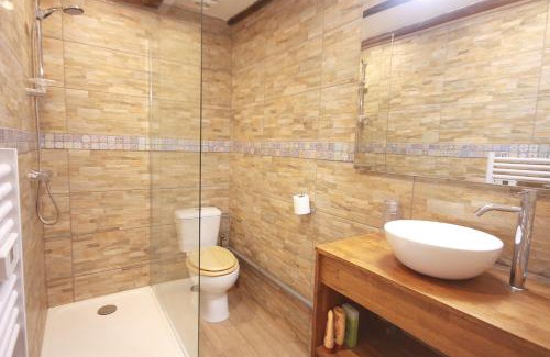 Pensol Bed & Breakfast | Le Moulin de Pensol - Bed and Breakfast