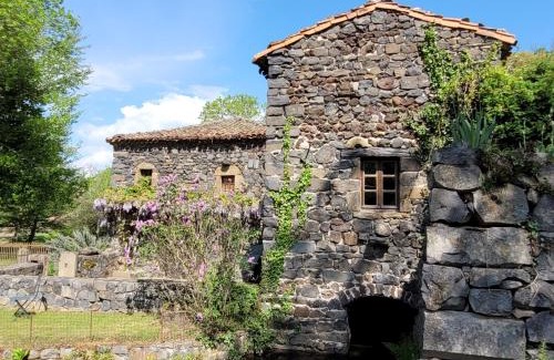 Saint-Arcons-d'Allier Bed & Breakfast | le moulin