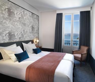 Menthon-Saint-Bernard Hotel | Le Palace De Menthon