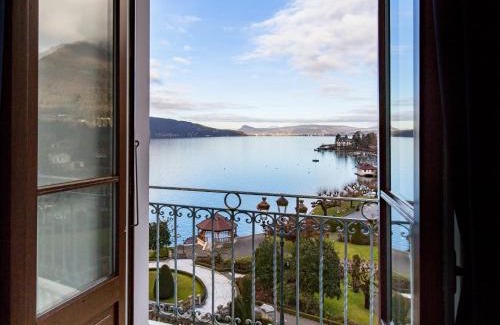 Menthon-Saint-Bernard Hotel | Le Palace De Menthon
