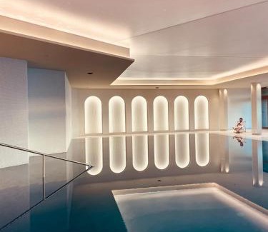 Menthon-Saint-Bernard Hotel | Le Palace De Menthon