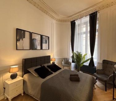 La Celle-sous-Gouzon Apartment | Le petit boudoir de Beziers