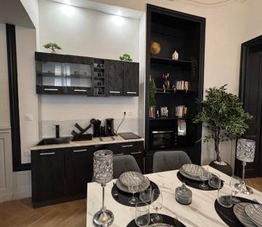 La Celle-sous-Gouzon Apartment | Le petit boudoir de Beziers
