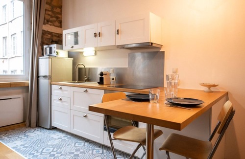 Grande Cote - Annonciade Apartment | Le petit Imbert - warm and cosy studio apartment