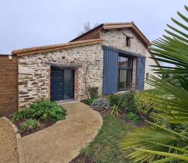 Sainte-Florence House | Le Petit Loup grande maison de charme en campagne