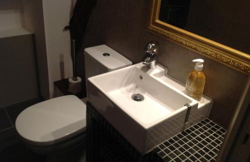 Fourmetot Bed & Breakfast | Le Petit Manoir de la Vernelle
