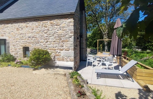 Ploudalmezeau House | Le petit moulin de Kerloroc, a haven of peace with swimming pool for lovers.