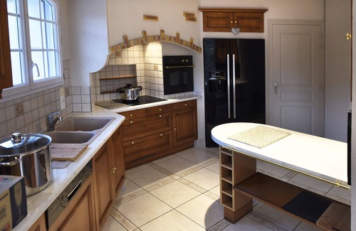 Tregomeur House | Le Petit Palais, swimming pool spa sauna 10 mim from the sea