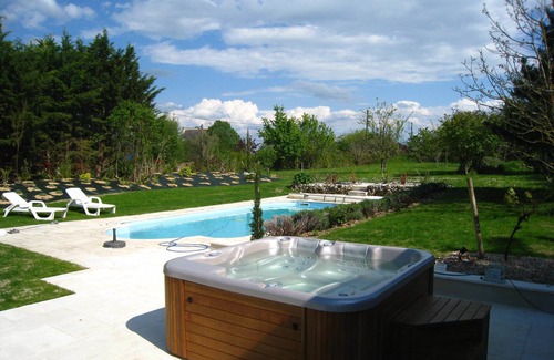 Noyant-la-Plaine Cottage | Le PetitPavillon in the Loire Valley