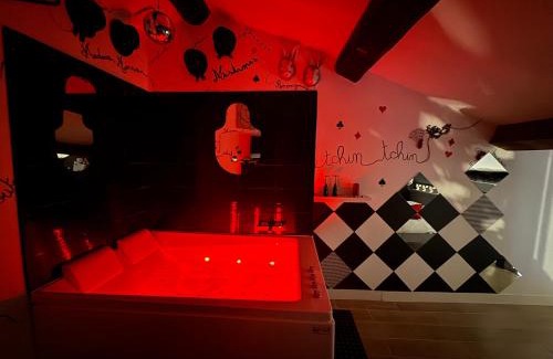 La Capelette Apartment | Le Poker Love Jacuzzi