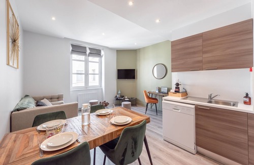 Bellecour - Hotel Dieu Apartment | LE POMPADOUR - Magnifique T2 Place Bellecour, au calme