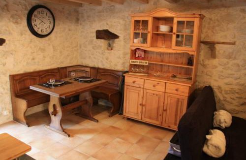 Chanaz Apartment | Le Portougais, chalet à Chanaz, la petite Venise savoyarde