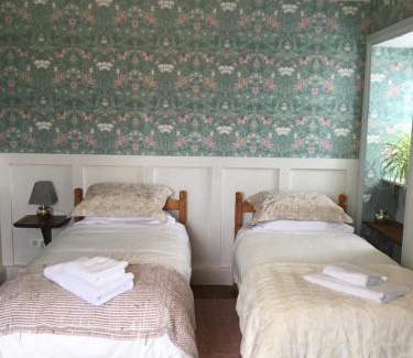 Passais-Villages Bed & Breakfast | Le Presbytère Chambre D'Hôtes