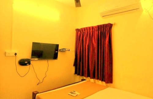 Kalapettai Apartment | LE PRINCE VILLA STAY with CAR PARKING- triple 9 triple 4 16 double zero