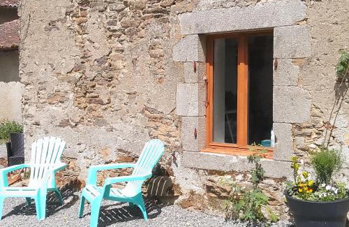 Oradour-sur-Vayres House | Le Puy Chevalier - Apple Barn Cottage