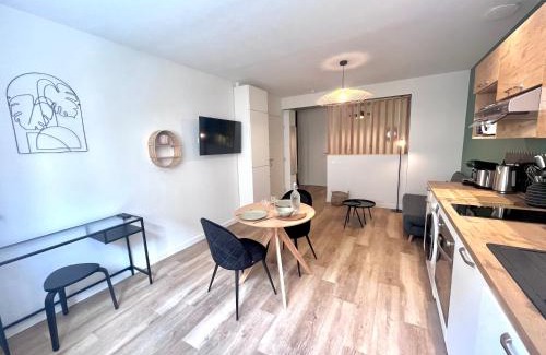 Agen Apartment | LE QUAI 1 - Spacieux Studio NEUF CALME - CLIM - WiFi - Gare à 200m