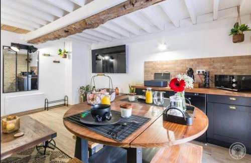 Juaye-Mondaye House | Le refuge