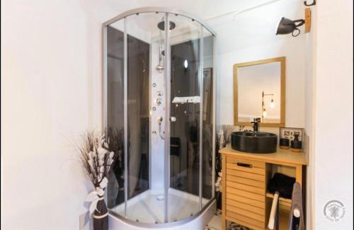 Juaye-Mondaye House | Le refuge