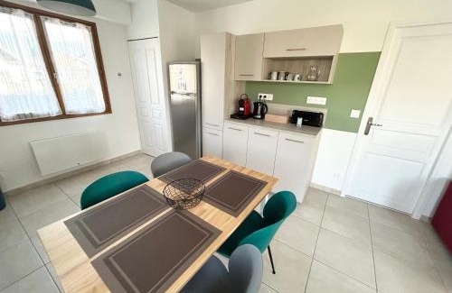 Chateauneuf Apartment | Le Relai des Gayots Wifi Parking Jardin - CLG Savoie