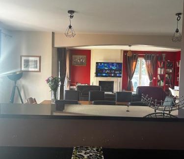 Janneyrias Bed & Breakfast | le relai du parking fute