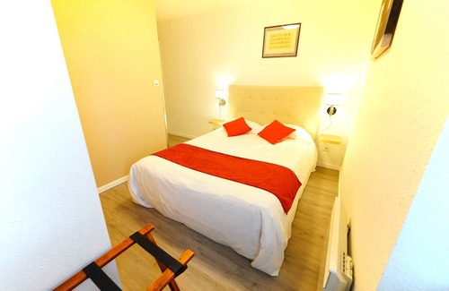 Allanche Hotel | Le Relais des Remparts