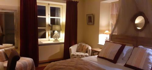 Champagne-Saint-Hilaire House | Le Relais du Haras