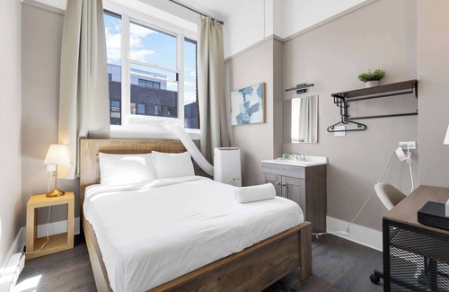 Quartier des Spectacles Hotel | Le Sand & Stone Hôtel-Quartier des Spectacles
