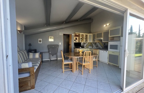 L'Isle-sur-la-Sorgue House | LE SOLEILLANT Provençal house with swimming pool, Private garden, PK, pets allowed