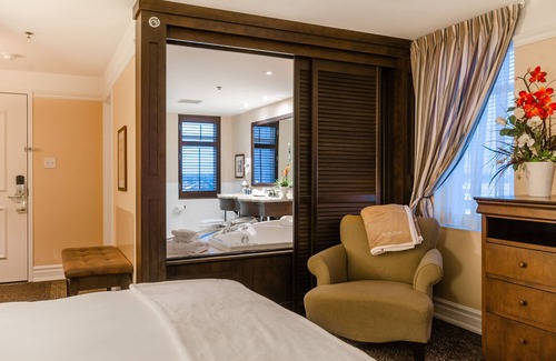 Laval Hotel | Le St-Martin Hotel & Suites Laval
