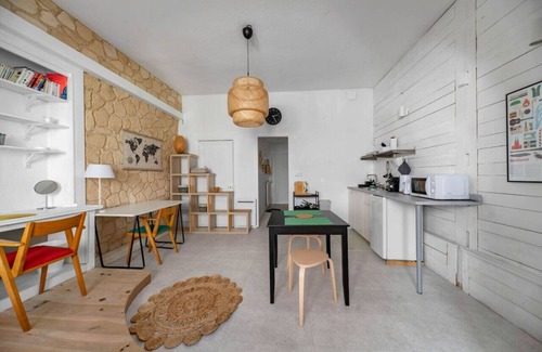 Cusset Apartment | Le Studio des Moulins in the heart of town