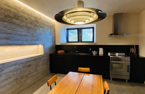 Montagudet Apartment | Le Suite Jardin: Contemporary designed apartment in an ancient farmhouse