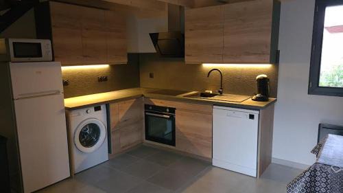 Saint-Pierre-dels-Forcats Apartment | Le Toit du Cambre d'Aze