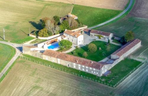 Saint-Hilaire-de-Villefranche House | Le Vieux Monastere