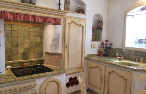 Labaume Cottage | Le Vieux Pressoir, gîte for 4 people near Uzès, peaceful vacation in the countryside.