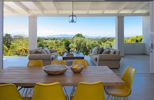 Constantia House | Le Vine Constantia