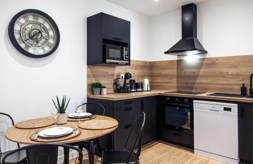 Chateauroux Apartment | Le Vintage- Gare/centre, tout équipé, refait à neuf, climatisation