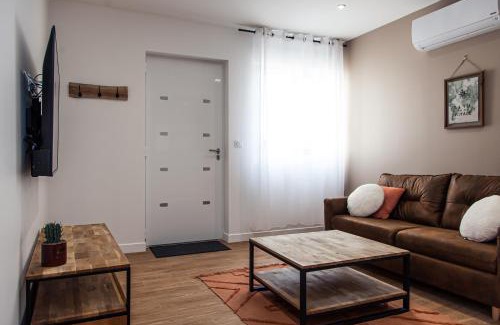Chateauroux Apartment | Le Vintage- Gare/centre, tout équipé, refait à neuf, climatisation