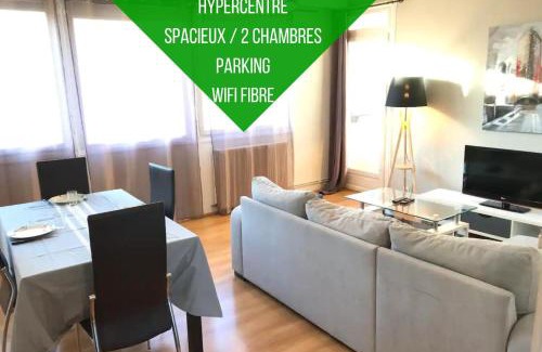 Tarbes Apartment | Le Voltaire -2 chambres- 70m2- HYPERCENTRE-Parking-WIFI FIBRE- Nouvelle literie