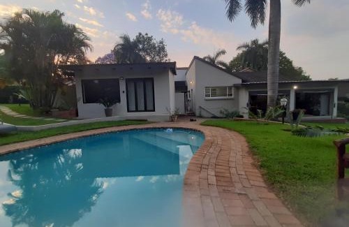 Tzaneen House | Leadwood Guesthouse