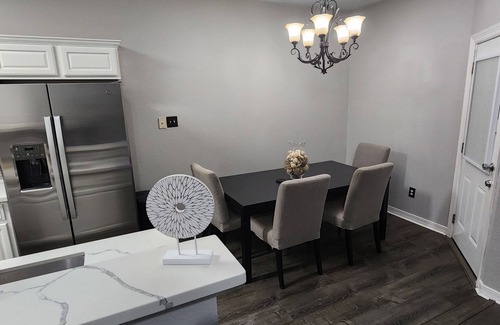 League City House | League City 3/2 Home with direct Jogging Path access to Grocery Store