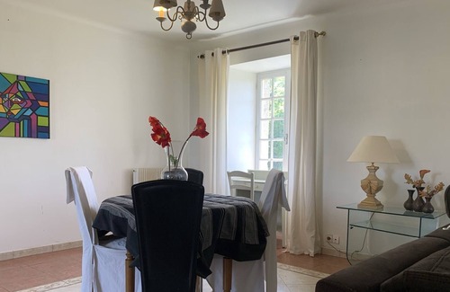 Treguier Apartment | leandy paddock