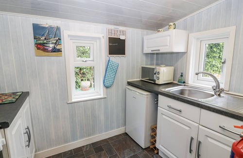 Maidens Cottage | LEARIG COTTAGE, romantic, country holiday cottage in Girvan