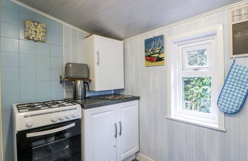 Maidens Cottage | LEARIG COTTAGE, romantic, country holiday cottage in Girvan
