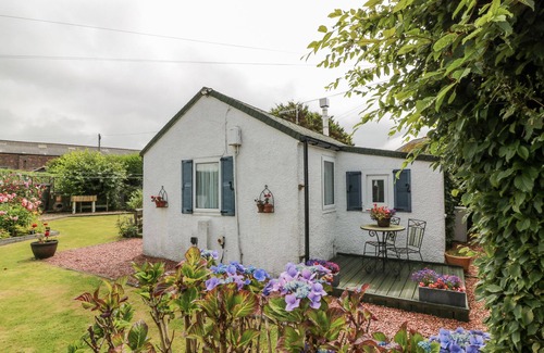 Maidens Cottage | LEARIG COTTAGE, romantic, country holiday cottage in Girvan
